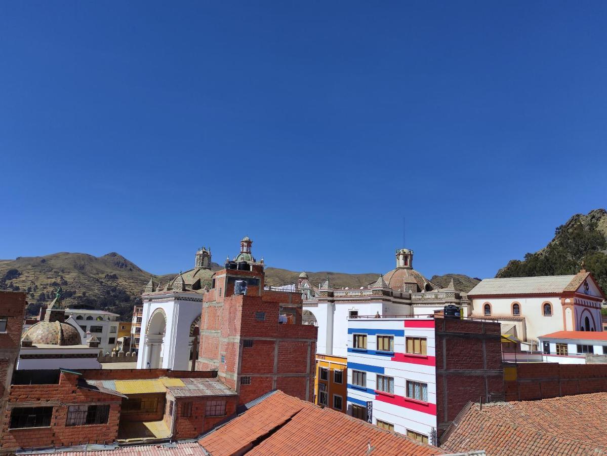 Hostal Sol Y Luna Bed and Breakfast Copacabana  Esterno foto