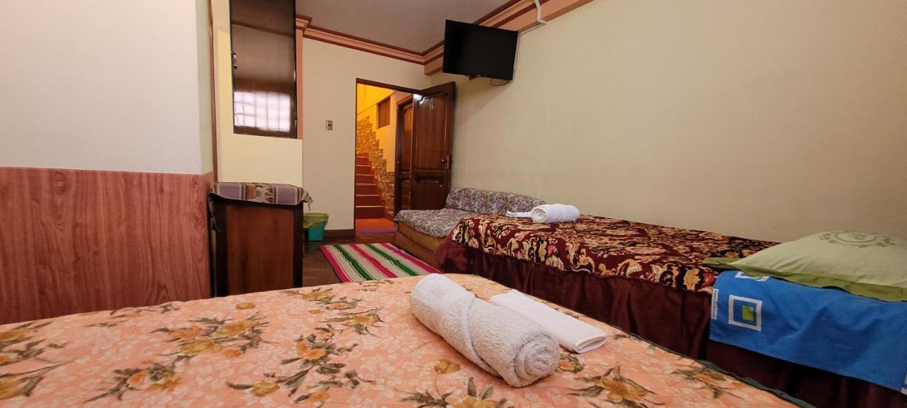 Hostal Sol Y Luna Bed and Breakfast Copacabana  Esterno foto